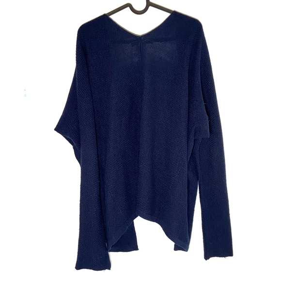 Love Blind Navy Light Weight Sweater Size Small - Picture 2 of 6